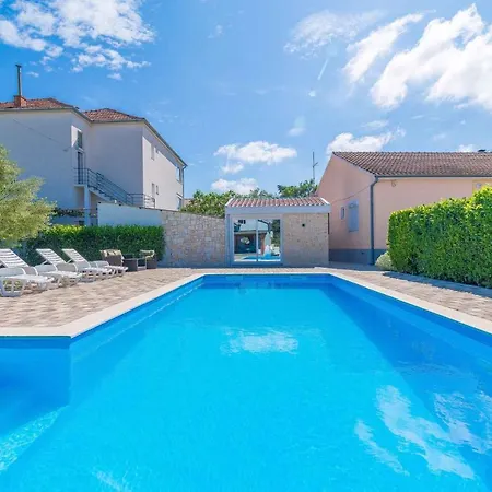 Two-bedroom In Ii Biograd Na Moru