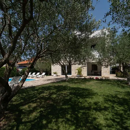 Two-bedroom In Ii Biograd Na Moru