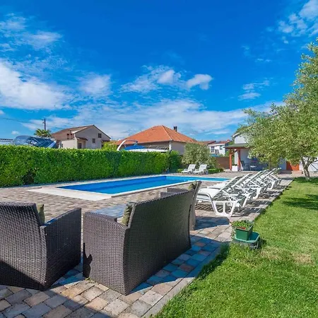 Two-bedroom In Ii Biograd Na Moru