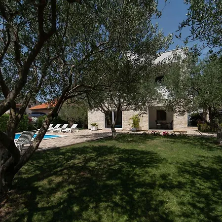 Two-bedroom In Ii Biograd Na Moru
