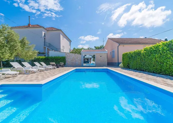 Two-bedroom In Ii Biograd Na Moru